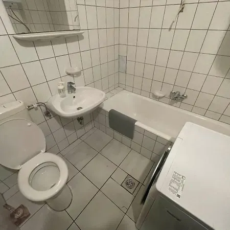 Apartment Getaway Near Urania